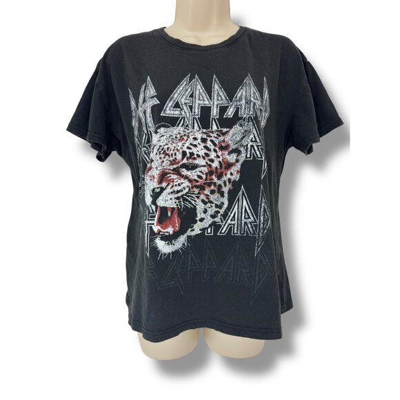 Def Leppard Short Sleeve T-Shirt 100% Cotton‎ Tiger Graphic Tee Concert Size L - Picture 1 of 3